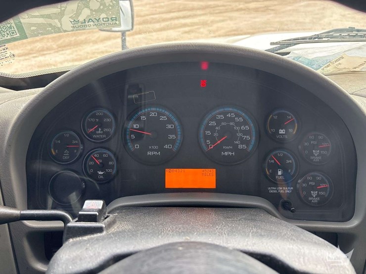 2018-international-durastar-4300-image-12