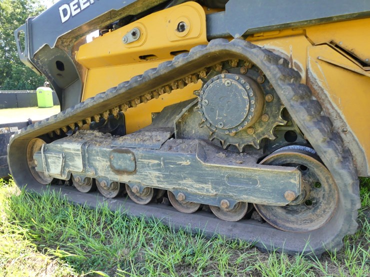 2024-deere-335p-image-6