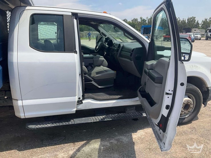 2017-ford-f350-image-32