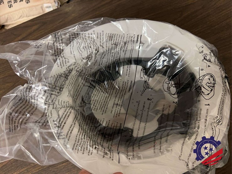 lot-of-4-ridgeline-full-brim-hard-hats,-model-4pt-cap-style-image-2