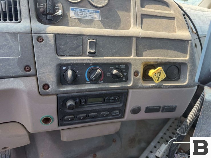 2007-sterling-l8500-image-67