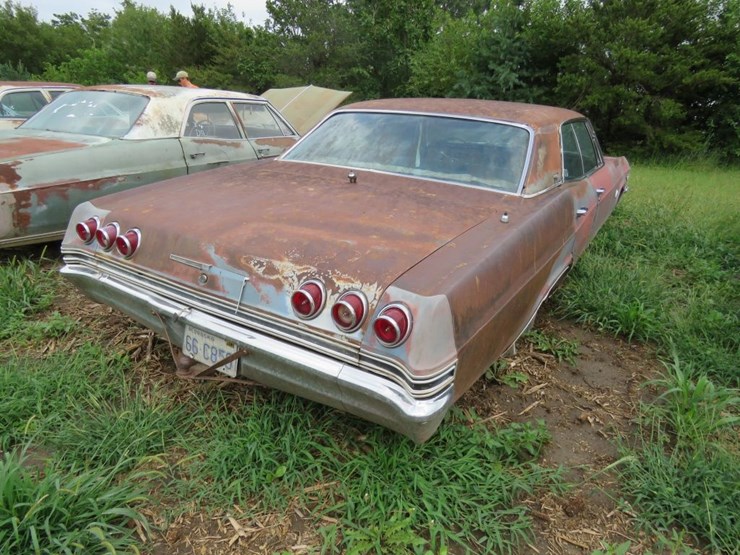 1965-chevrolet-caprice-4dr-ht-image-5