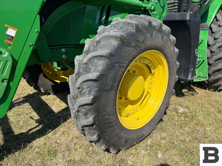 2016-john-deere-6155r-image-35