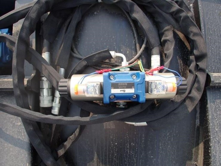 unused-greatbear-skid-steer-bucket-.4-cy-mixer-image-9