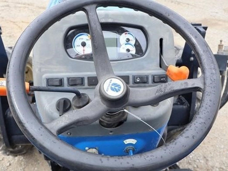 2017-new-holland-workmaster-50-image-25