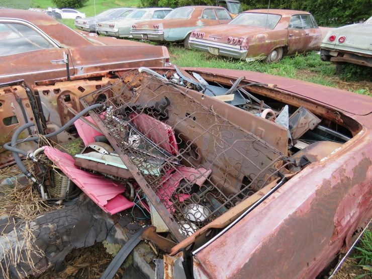 1966-chevrolet-impala-convertible-image-5