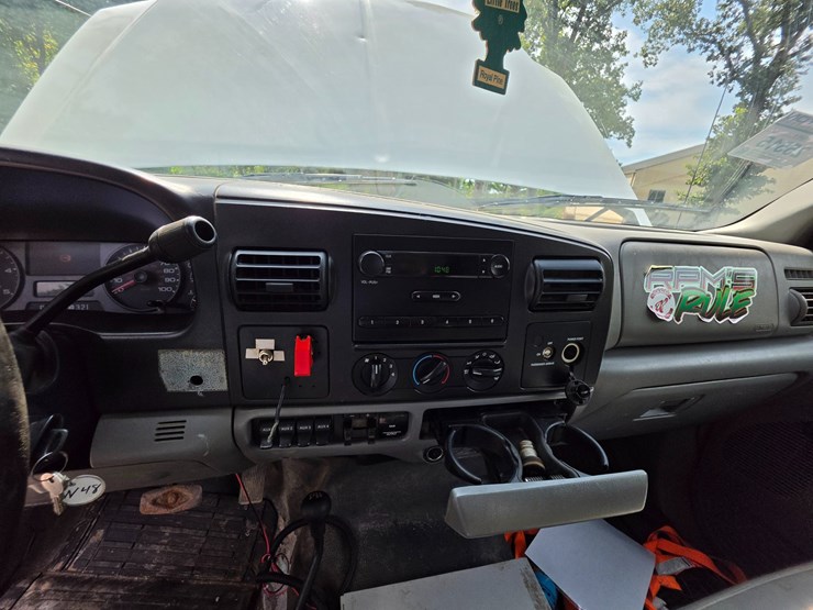 2006-ford-f550-image-44