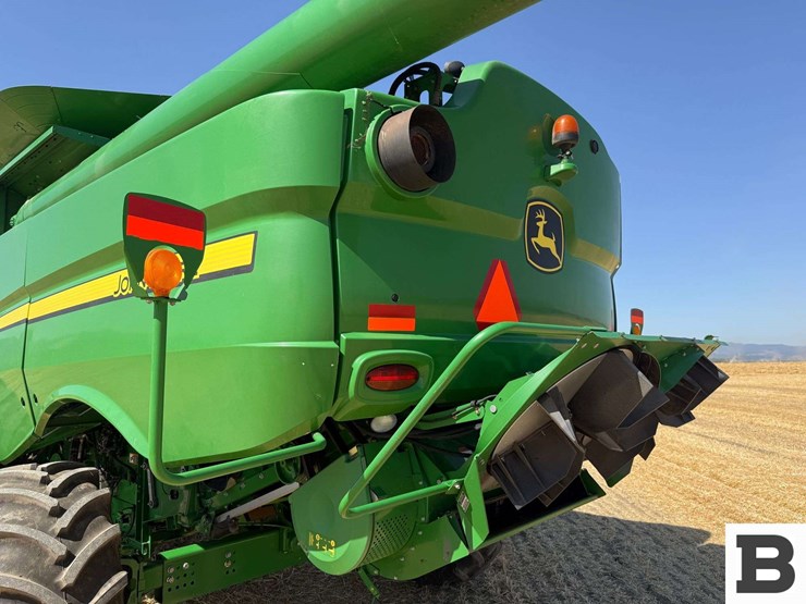2014-john-deere-s660-image-38