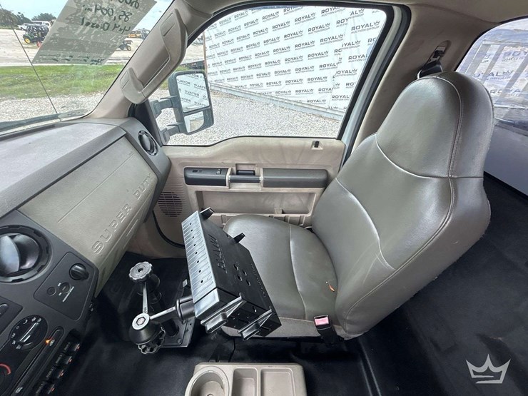 2009-ford-l-image-28