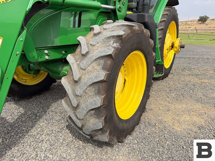 2015-john-deere-6210r-image-17
