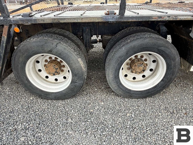 1988-peterbilt-377-image-21