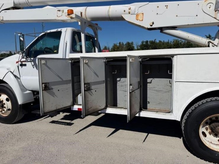2001-ford-f650-xl-image-47