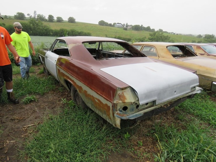 1966-chevrolet-impala-ss-2dr-ht-image-5