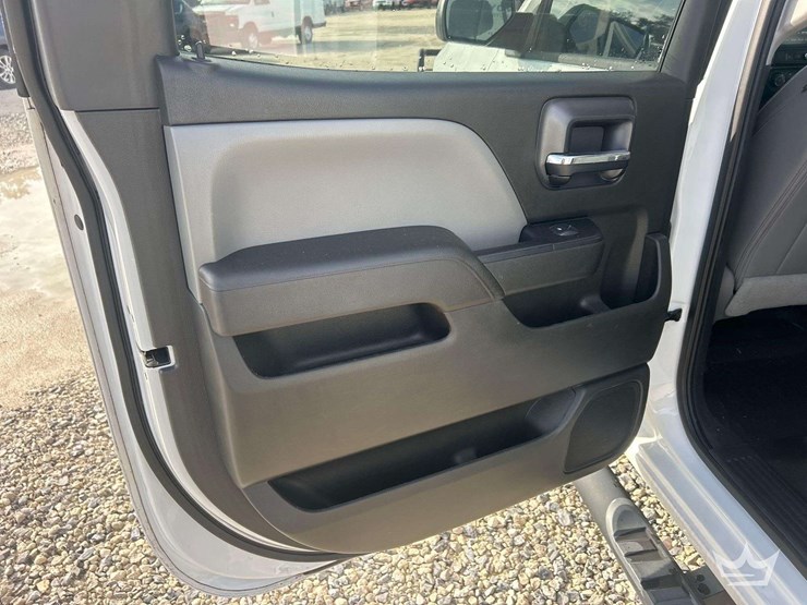 2018-chevrolet-silverado-1500-image-18