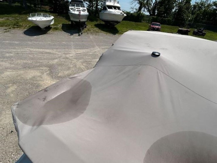1988-doral-cavalier-24-ft-cabin-cruiser-2dba1303c8-image-40
