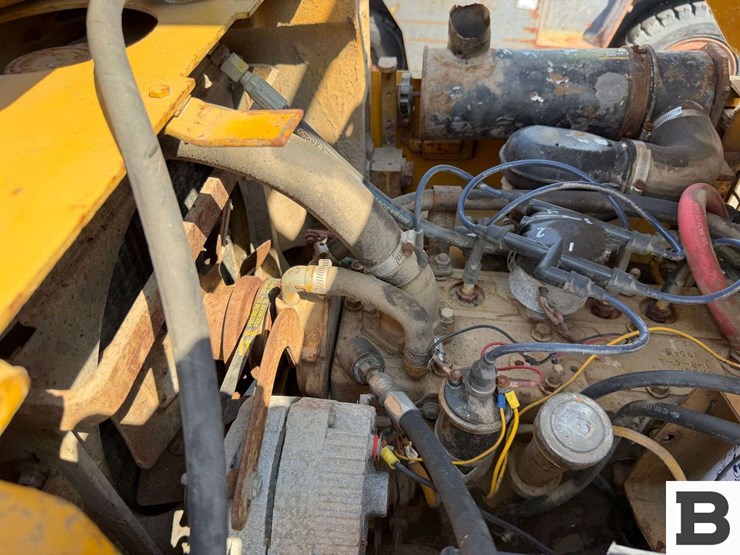 caterpillar-v40b-image-21
