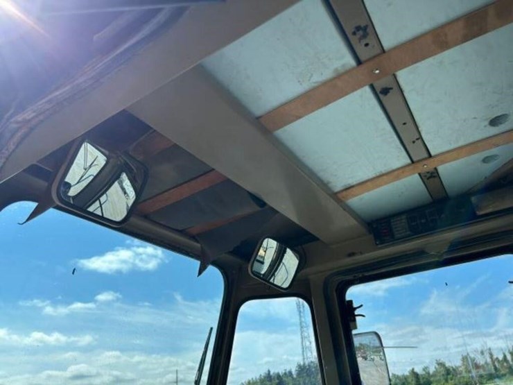 1989-komatsu-wa320-1-image-24