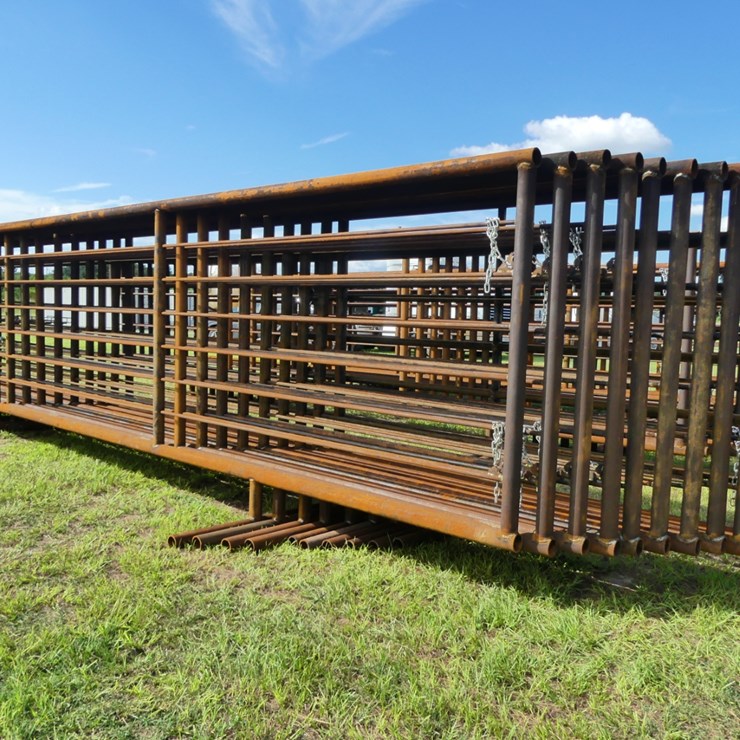 (10) 24' Free Standing Panels