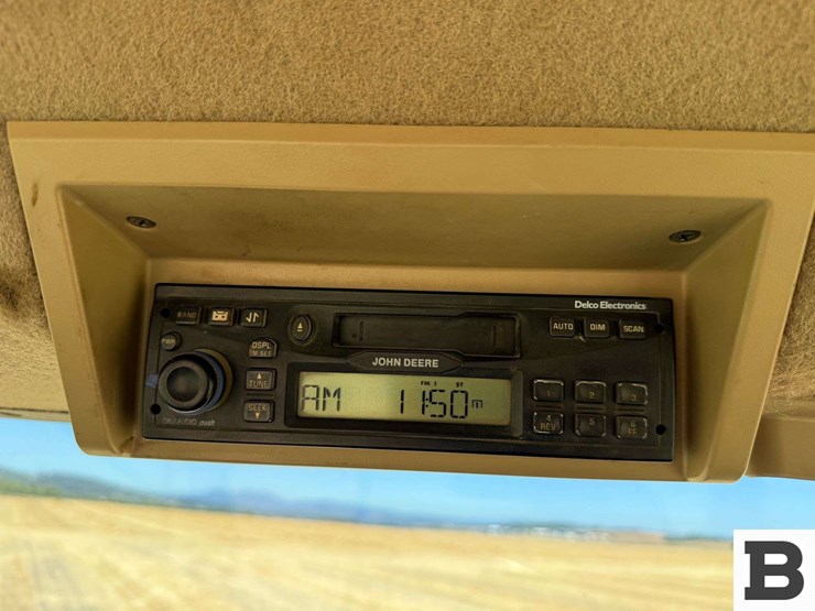 2001-john-deere-8110-image-67