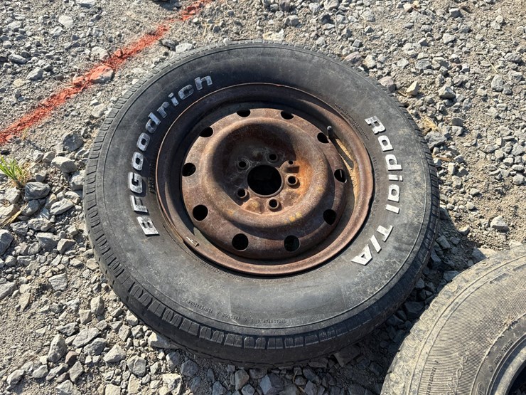 #5035-•-lot-of-(3)-miscellaneous-tires-inv#-5035-image-9
