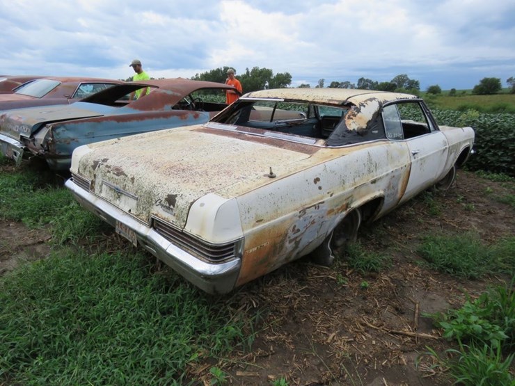 1966-chevrolet-caprice-2dr-ht-image-5