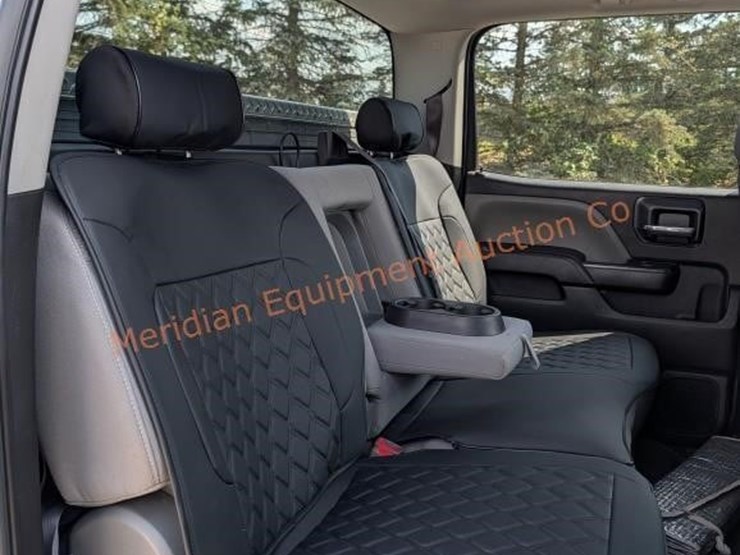 2017-chevrolet-silverado-3500-image-27