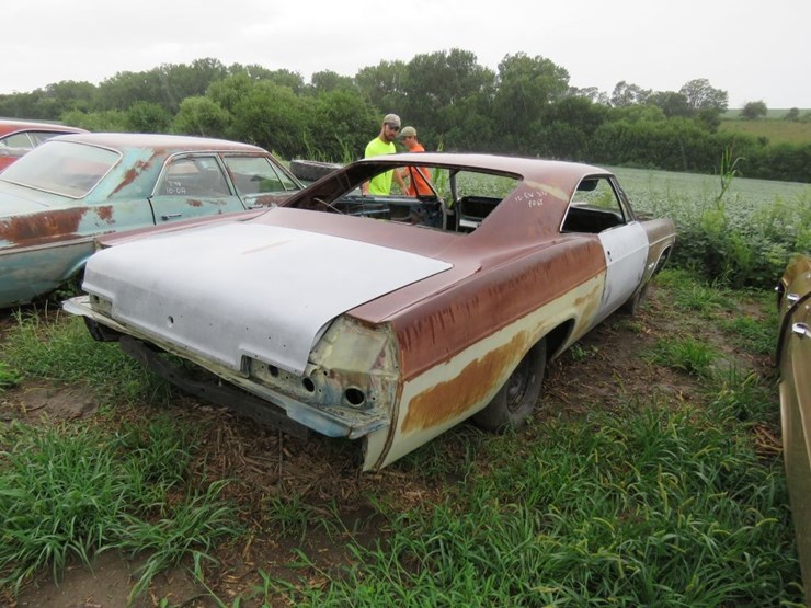 1966-chevrolet-impala-ss-2dr-ht-image-4