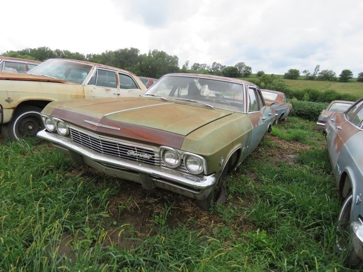 1965-chevrolet-impala-4dr-sedan-image-1