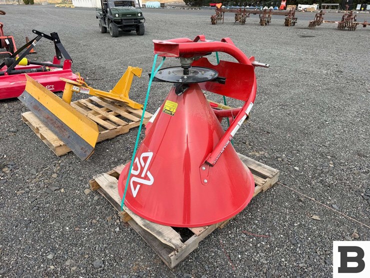 behlen-country-3pt-fertilizer-spreader-image-3