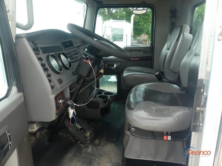 2009-kenworth-t370-image-12