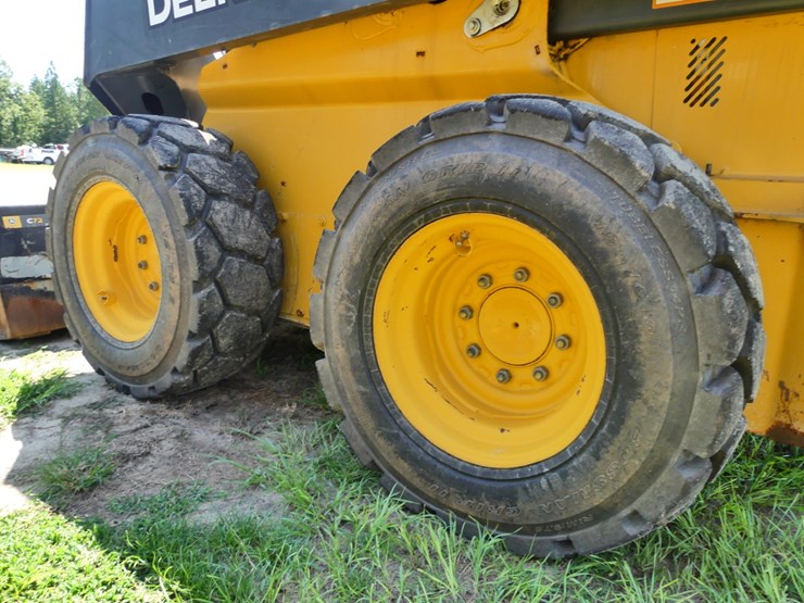 2024-deere-320g-image-6
