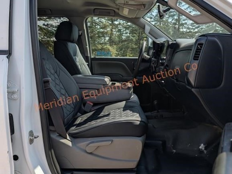 2017-chevrolet-silverado-3500-image-22