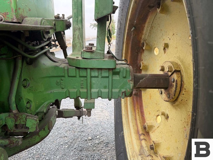 john-deere-3010-image-26