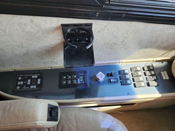 2006-allegro-bus-class-a-motorhome-400abus0d6j0072-image-21