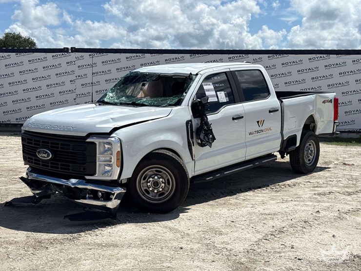 2025-ford-f250-image-1