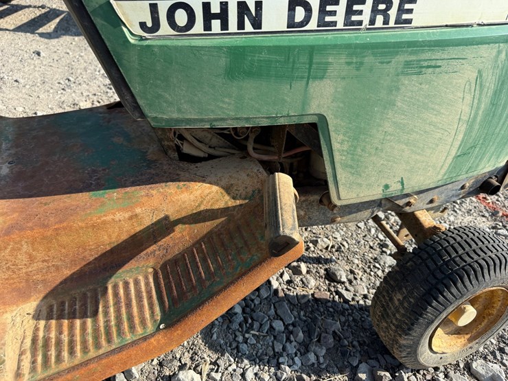 john-deere-130-image-17