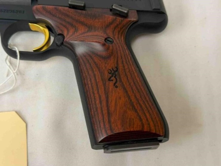 browning-buck-mark-22lr-pistol-image-12