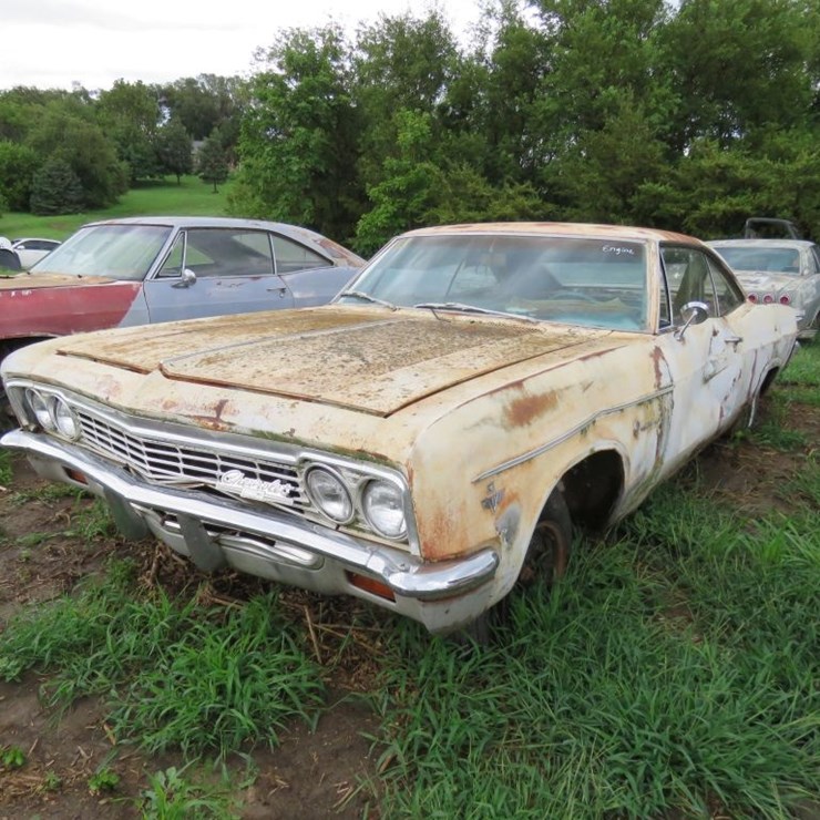 1966 Chevrolet Impala 2dr HT
