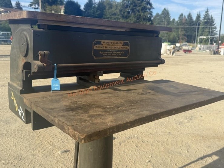 vintage-paper-punch-w/-stand-image-8