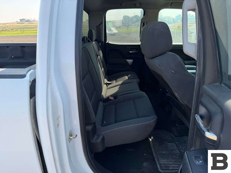 2015-chevrolet-silverado-1500-image-21