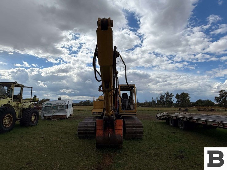 1985-hitachi-uh07-lc-7-image-7