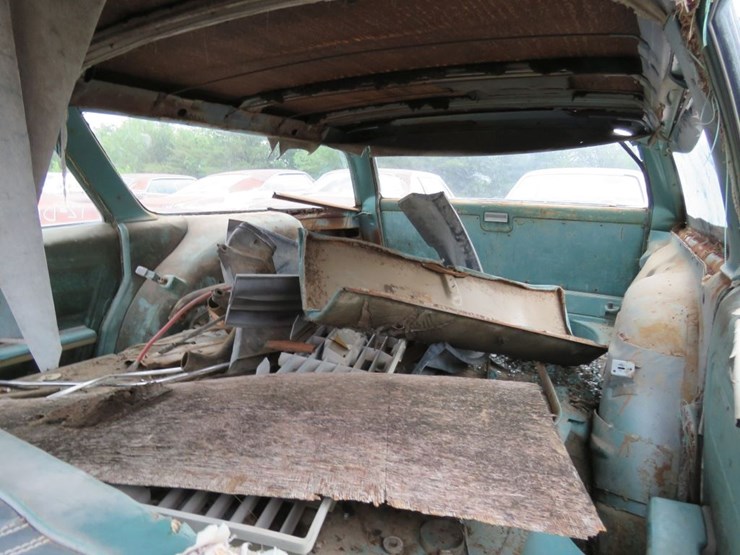 1966-chevrolet-impala-4dr-wagon-image-11