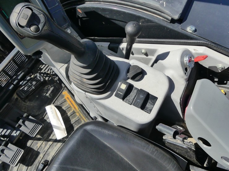 2023-deere-35g-image-16