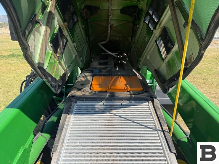 2016-john-deere-6155r-image-18
