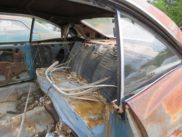 1966-chevrolet-impala-ss-2dr-ht-image-9