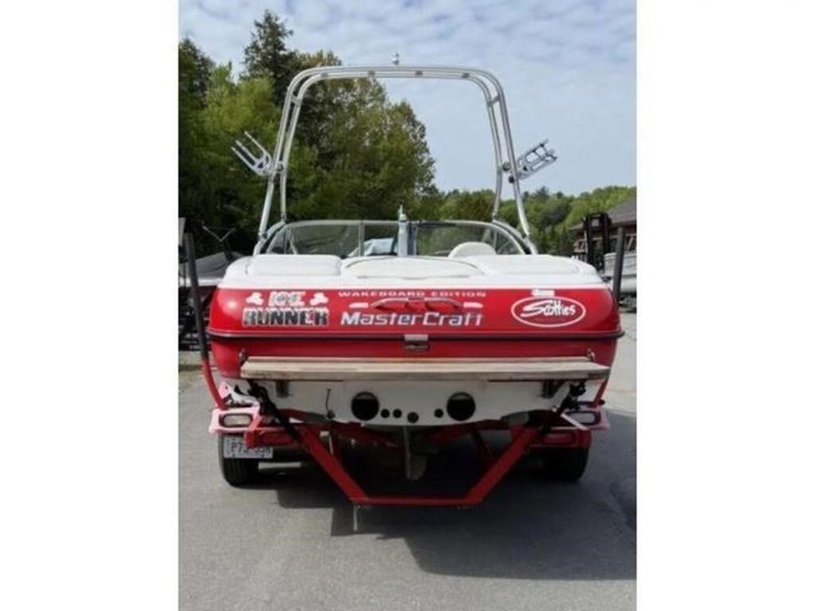 2002-mastercraft-x10-wakeboard-boat-mbcauxc8f102-image-4