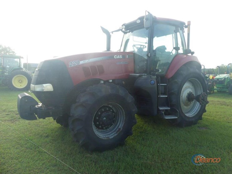 2020-case-ih-magnum-220-image-3