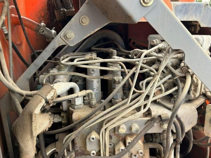 2007-hitachi-zx225us-lc-image-28