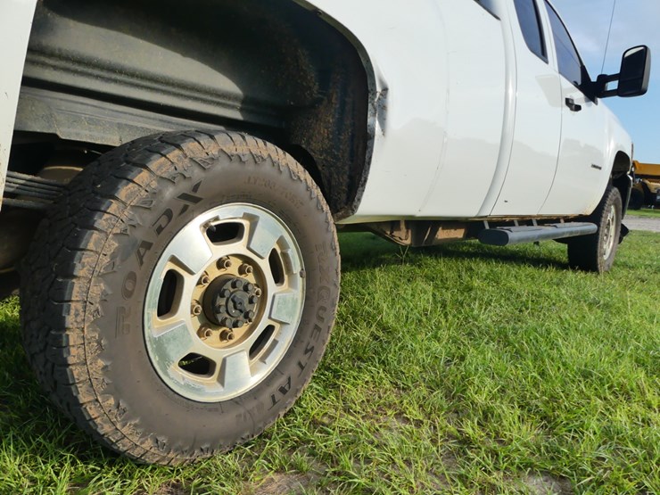 2013-chevrolet-2500hd-image-6