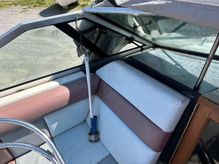 1988-doral-cavalier-24-ft-cabin-cruiser-2dba1303c8-image-49